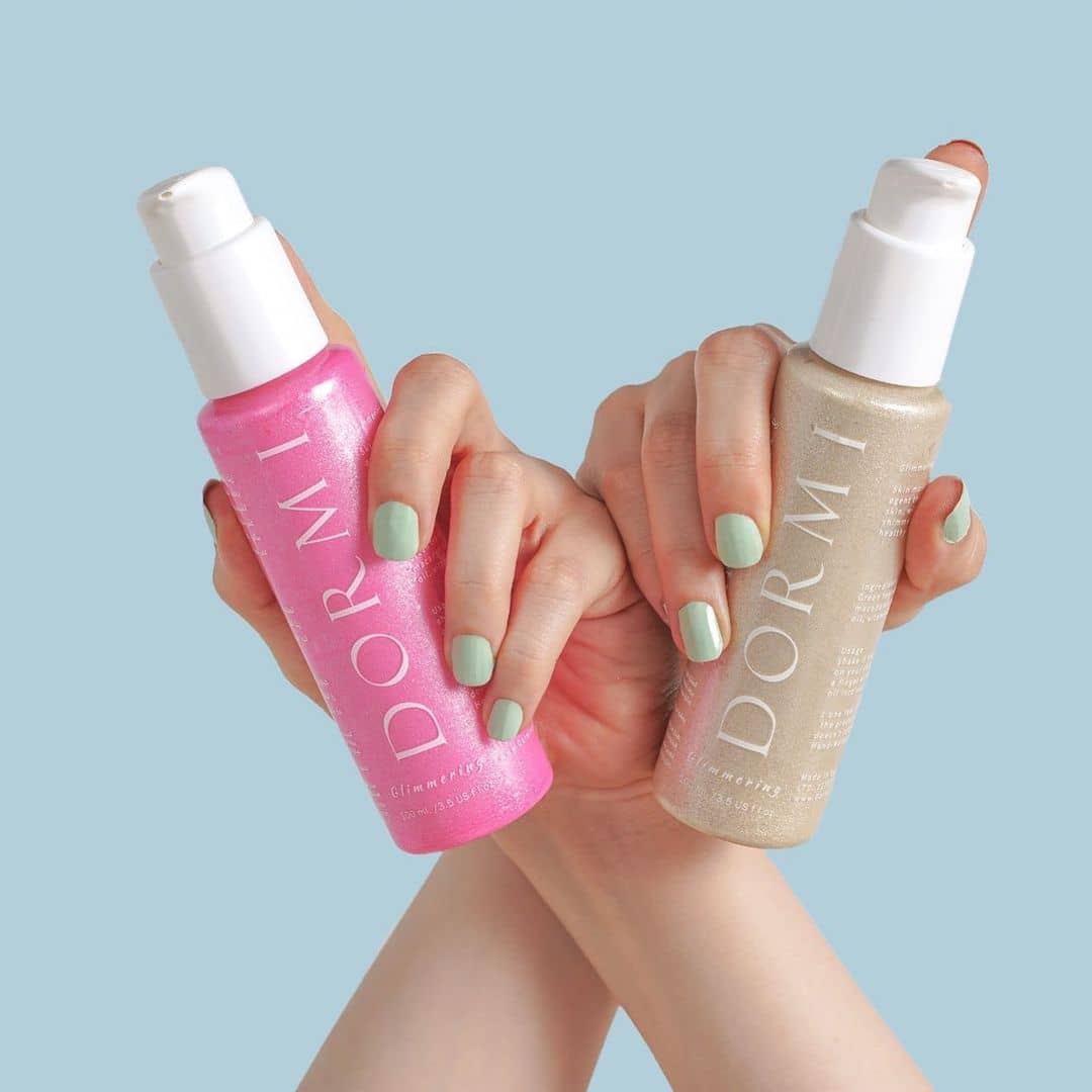 Dormi Pink and off white Glimmer Oil Water Resistant Skin moisturized and anti-aging agent